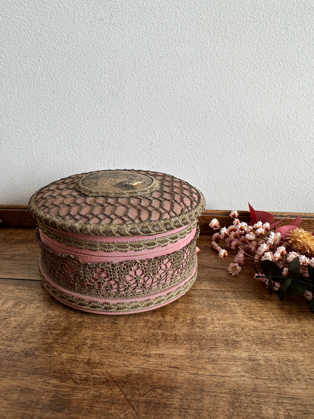 Bonbonnière en tissu XIX ème