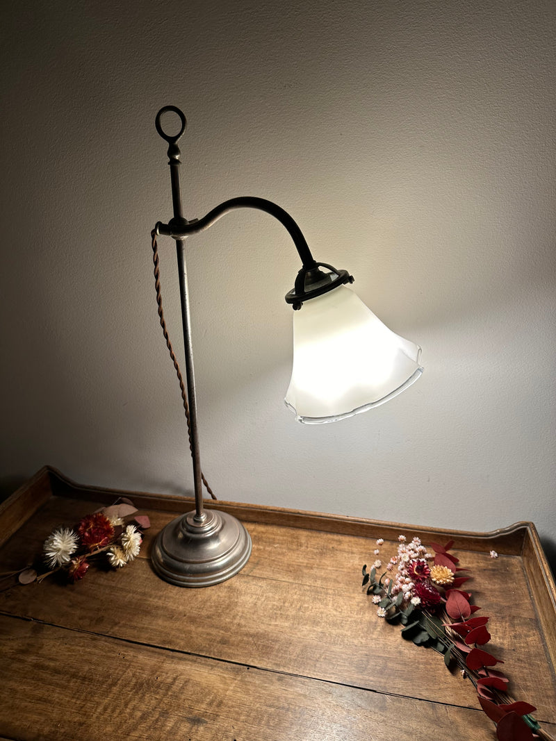 Lampe en acier et opaline blanche années 50