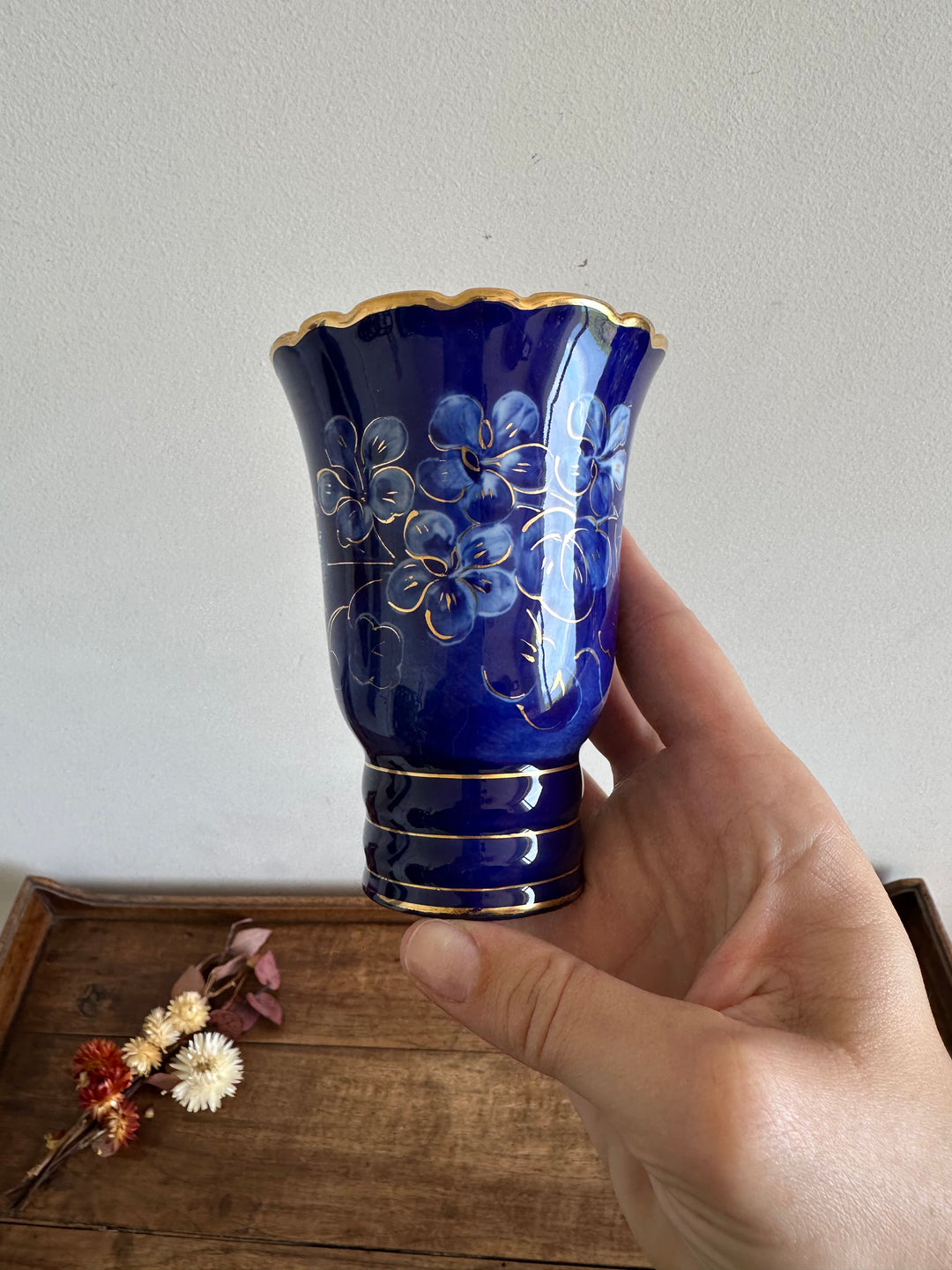 Vase en porcelaine bleu de four peint à la main par Chaufriasse marcel années 60