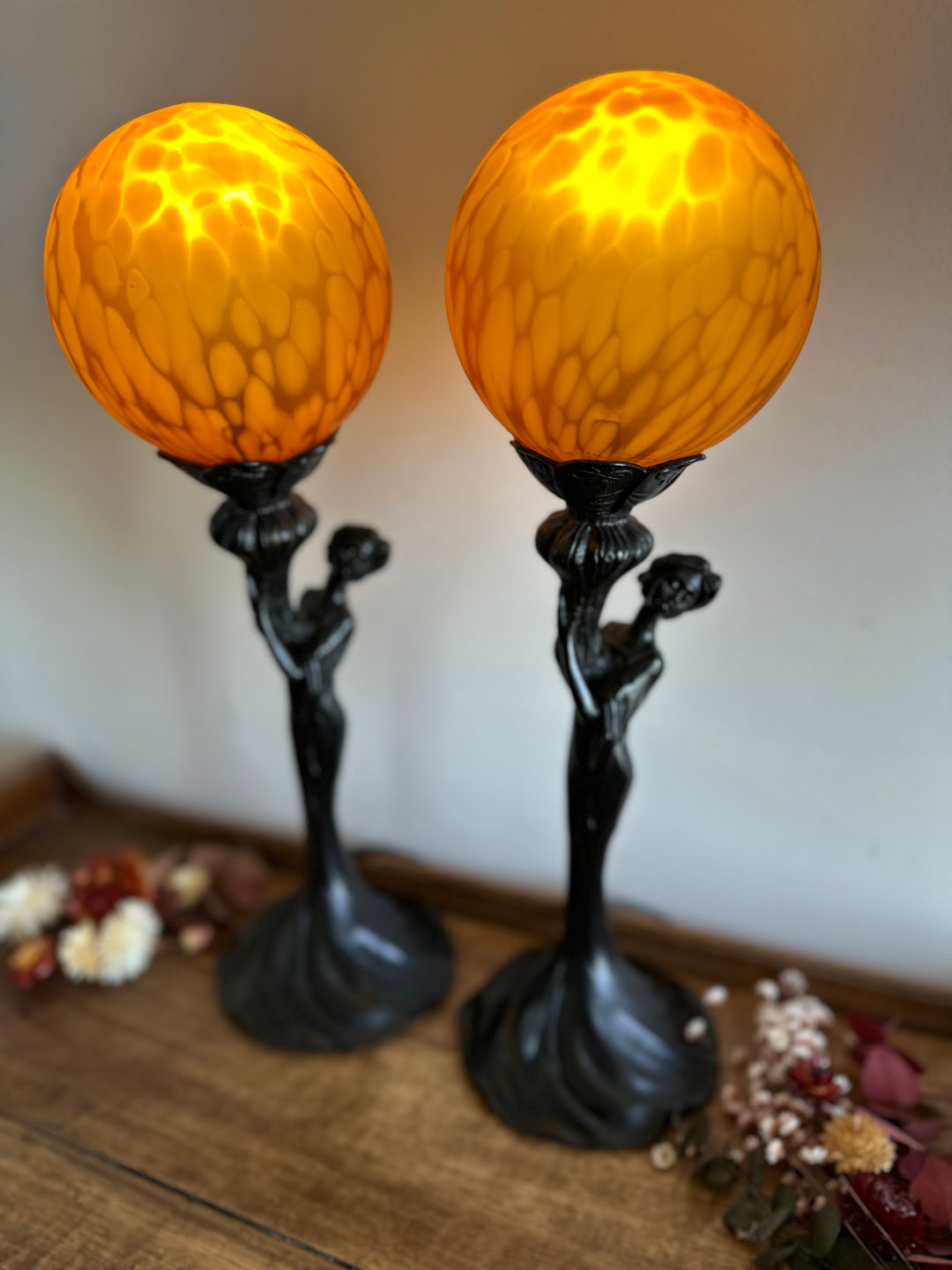 Lampes style Art Nouveau globes orangés