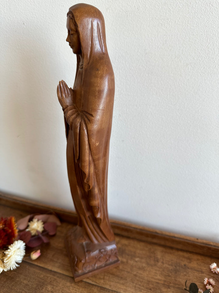 Statuette de la vierge en bois sculptée signée Lucien Pessey (1912-1992)