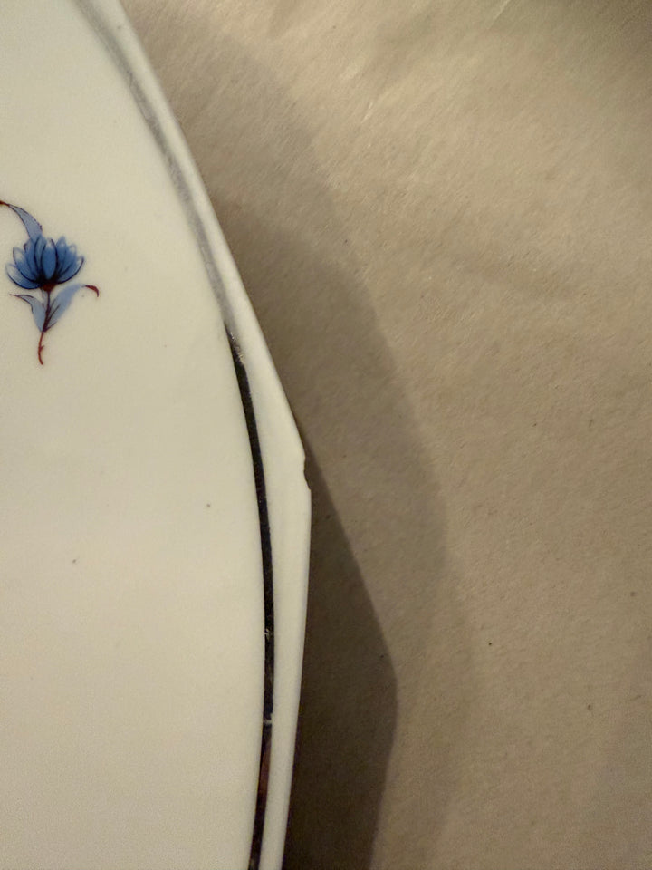 Plats de service Mavaleix et Granger Limoges motifs fleurs bleues