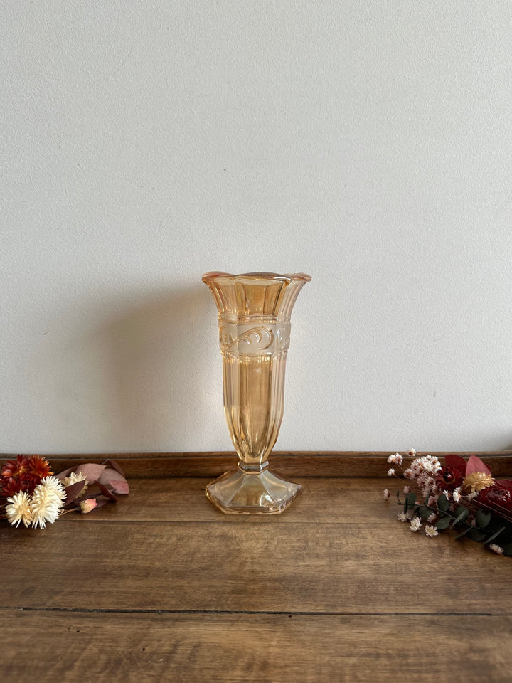 Vase soliflore en verre irisé orangé