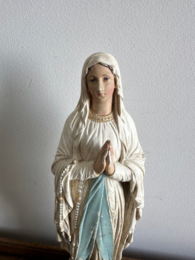 Statuette de la Sainte Vierge en plâtre fin XIX début XX ème