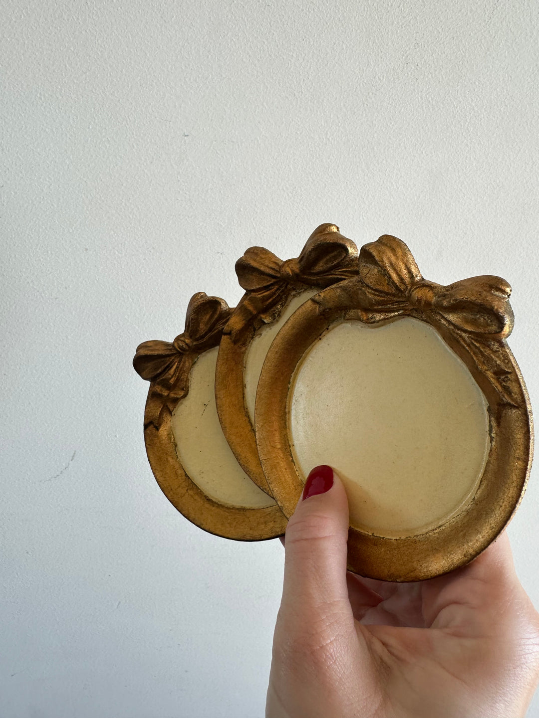 Sous verres en bois peints avec ornement petits noeuds