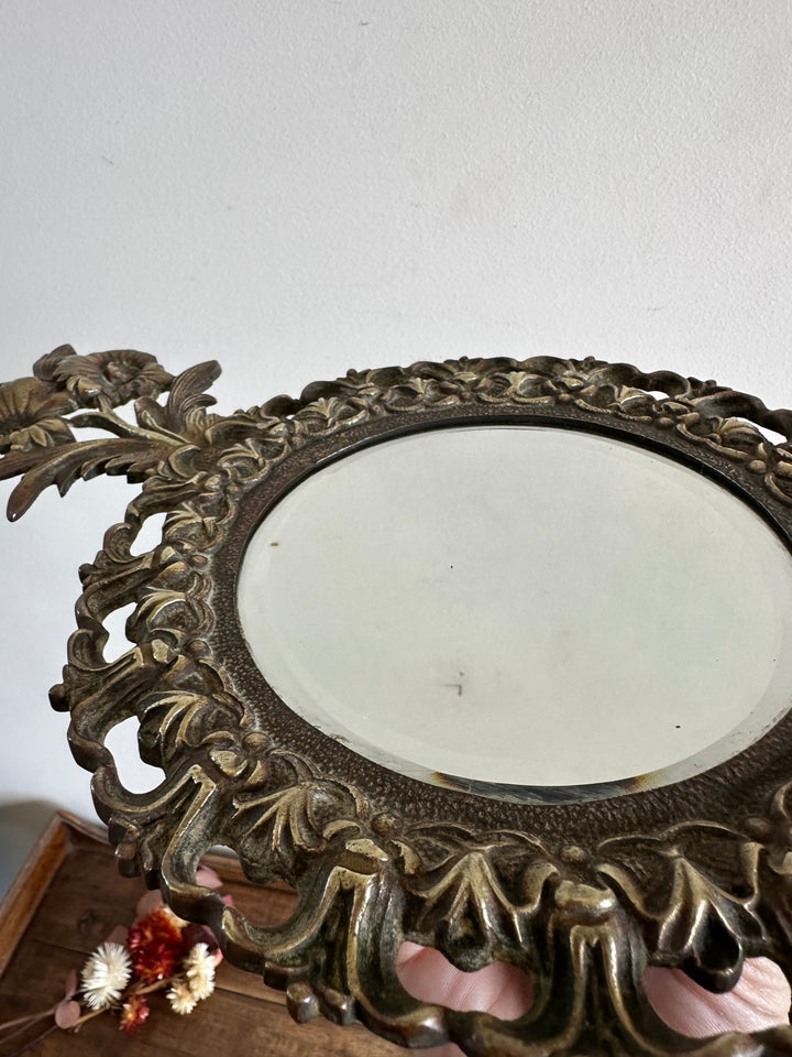 Miroir en bronze 19ème style baroque fronton marguerites