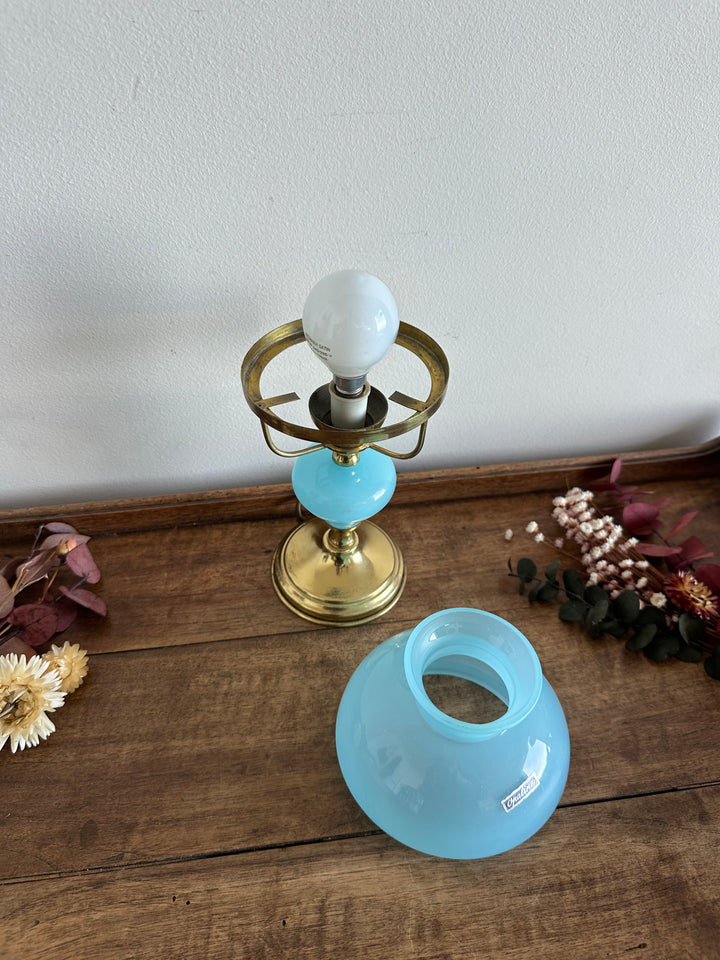 Lampe en laiton et opaline bleue taille mini