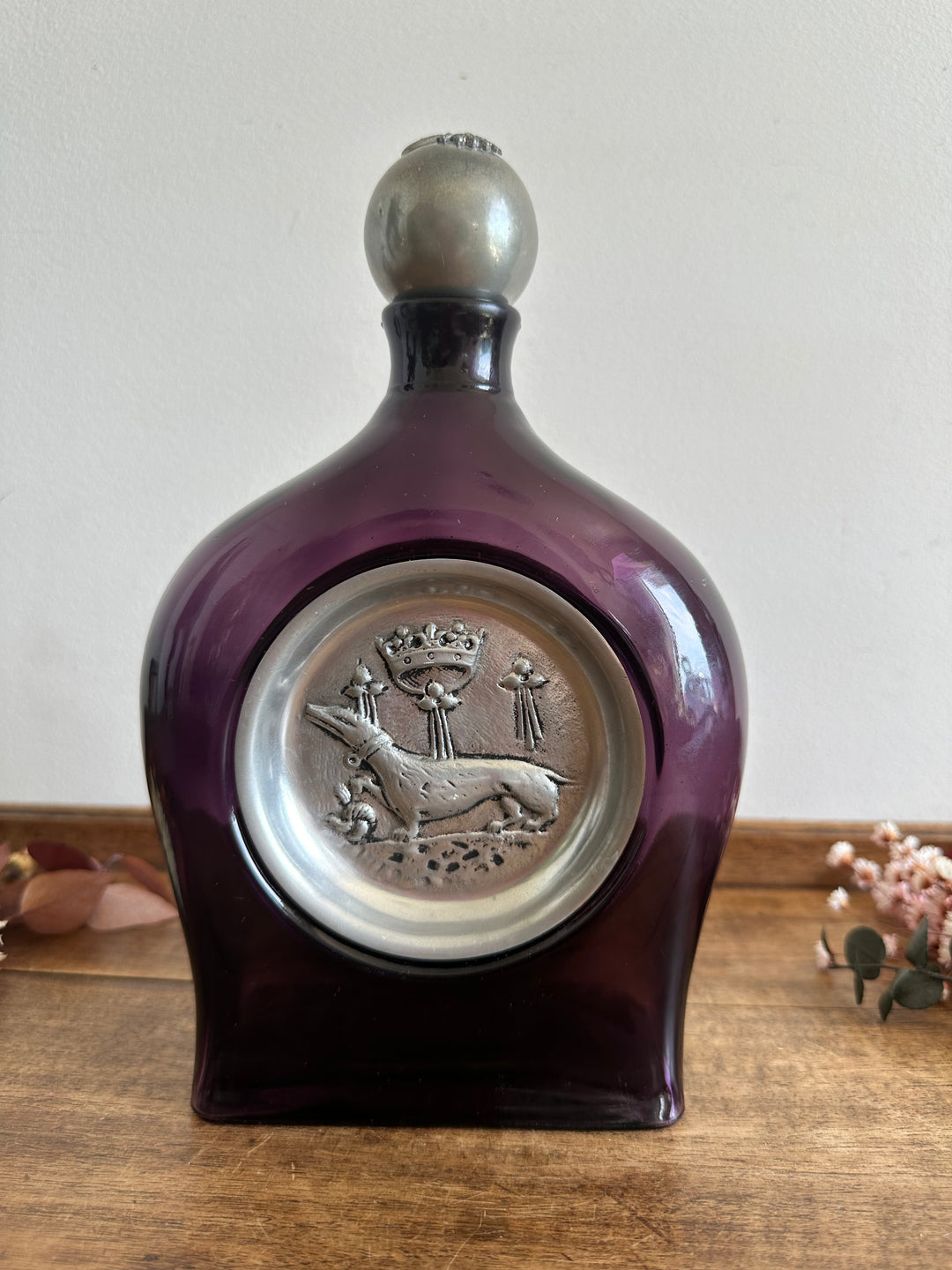 Bouteille décorative en verre fumé violet et étain