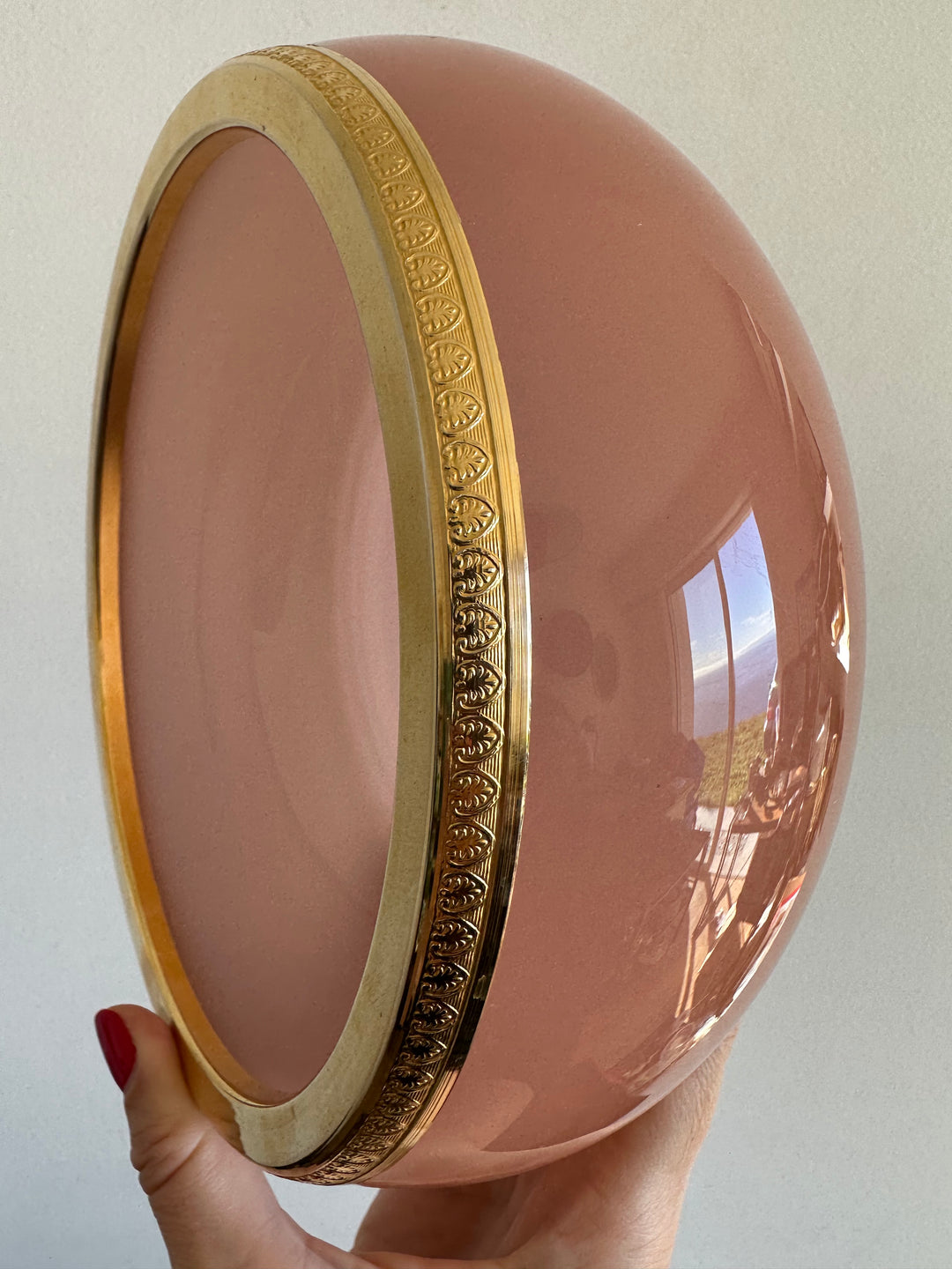 Saladier en opaline rose cerclé de bronze doré