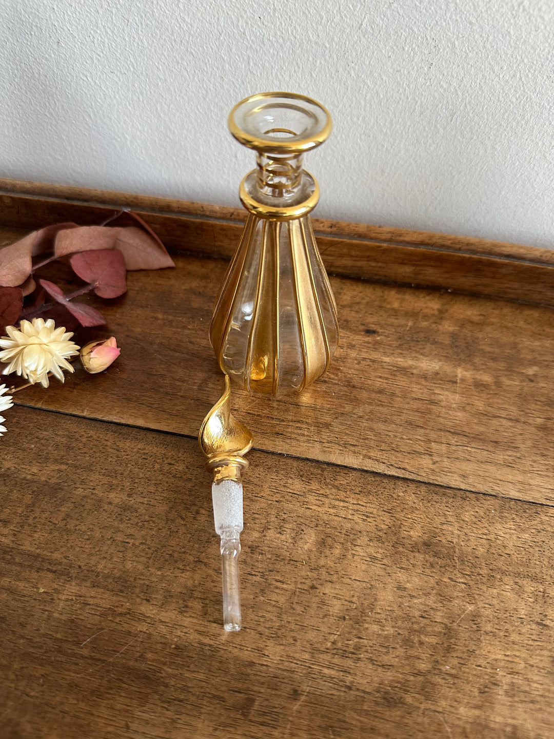 Fioles à parfum vintage dorées rondes