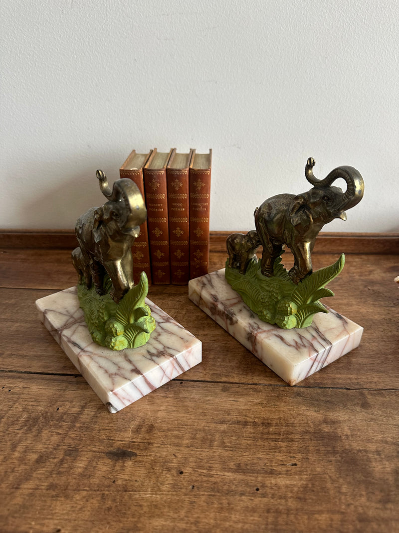 Serre-livres Art Déco en zinc patiné éléphants or et vert et marbre