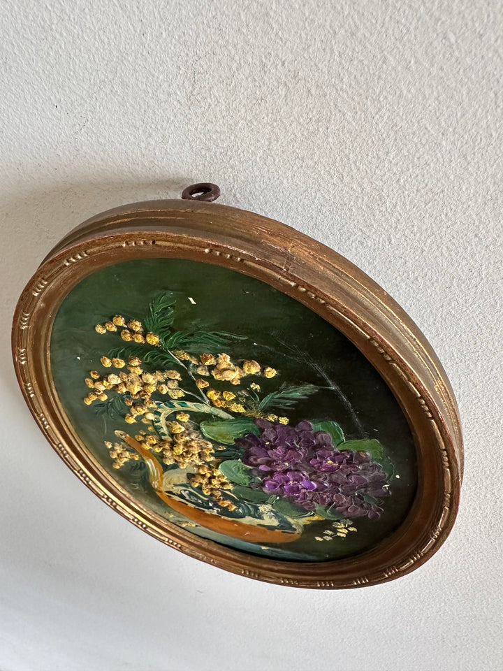 Peinture signée mimosa et violettes en pâte de relief dans cadre en bois doré