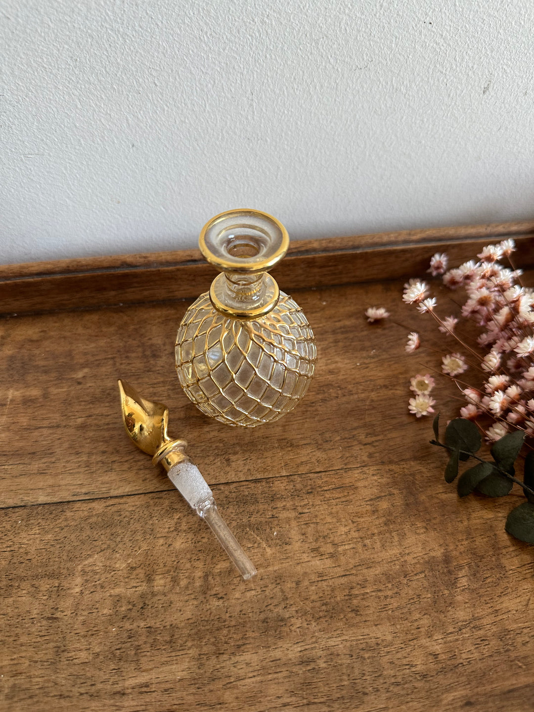 Fioles à parfum vintage dorées rondes