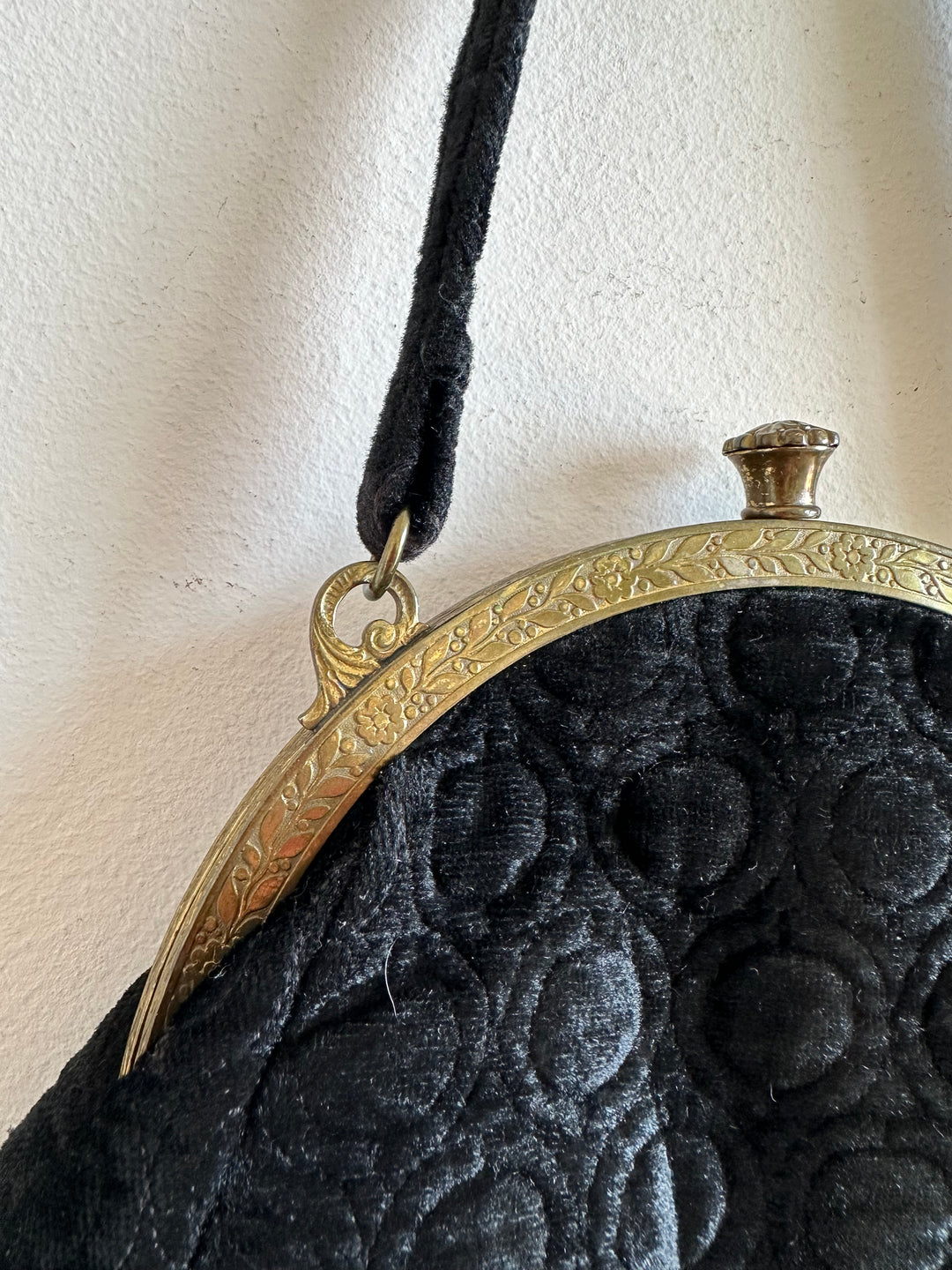 Petit sac à main années 1900 avec accessoires de beauté d'origine