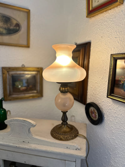 Lampe en opaline rose années 60