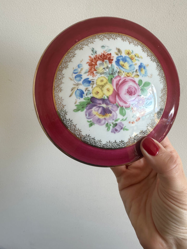 Bonbonnière en porcelaine de Limoges TC couvercle fleuri