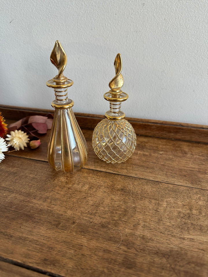 Fioles à parfum vintage dorées rondes