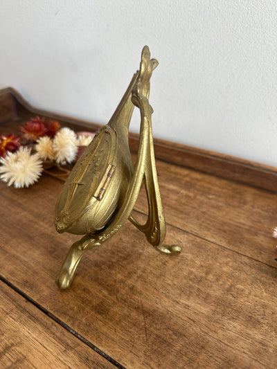 Mandoline sur pied porte montre de gousset en régule doré