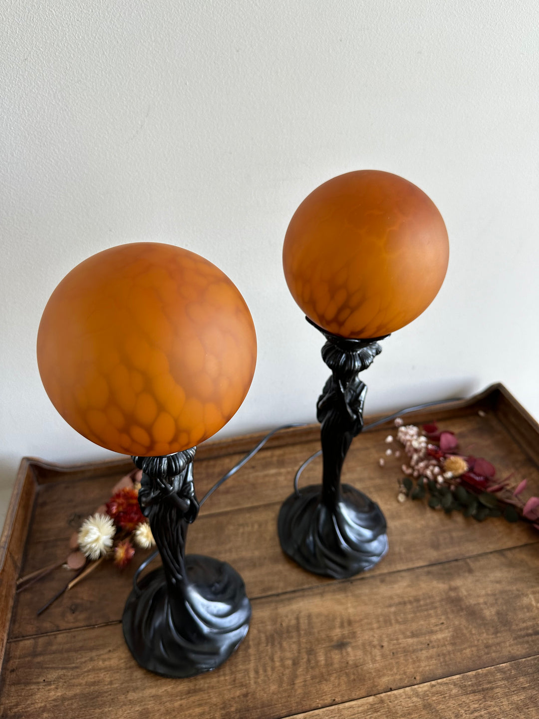 Lampes style Art Nouveau globes orangés