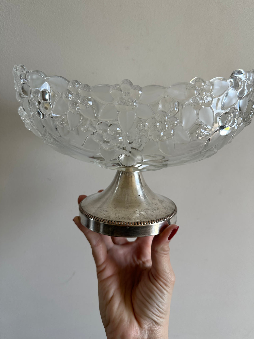 Coupe à fruits en verre moulé et cristal sur pied argenté