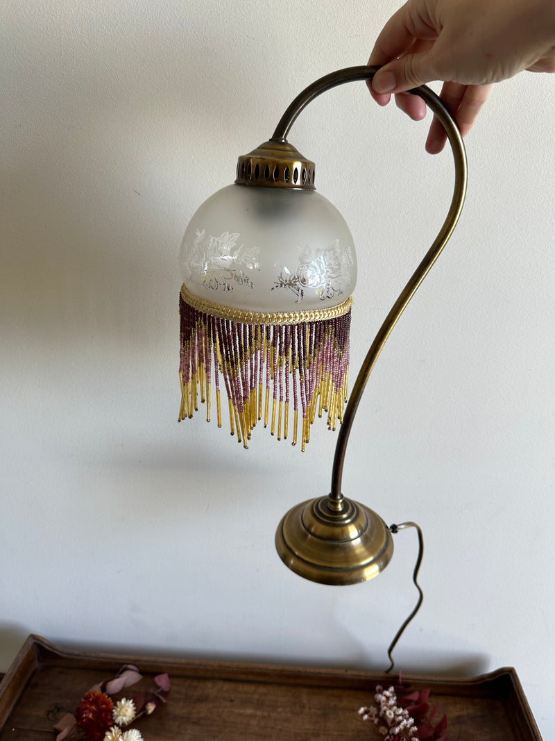 Lampe style Charleston globe clair socle en métal doré