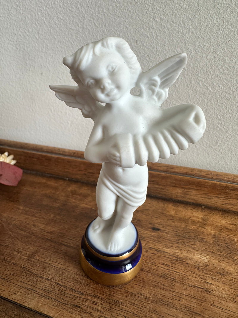 Angelots en biscuit et porcelaine de Limoges