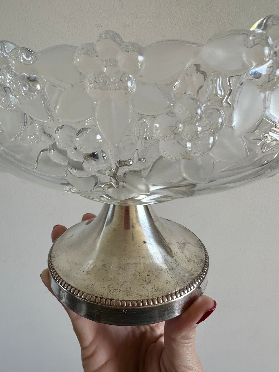 Coupe à fruits en verre moulé et cristal sur pied argenté