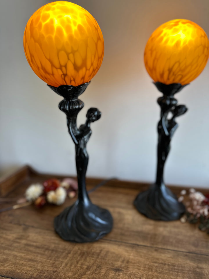 Lampes style Art Nouveau globes orangés