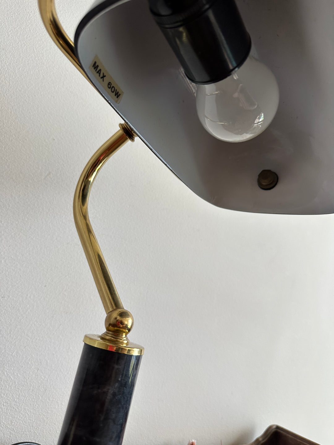 Lampe de notaire en opaline et marbre