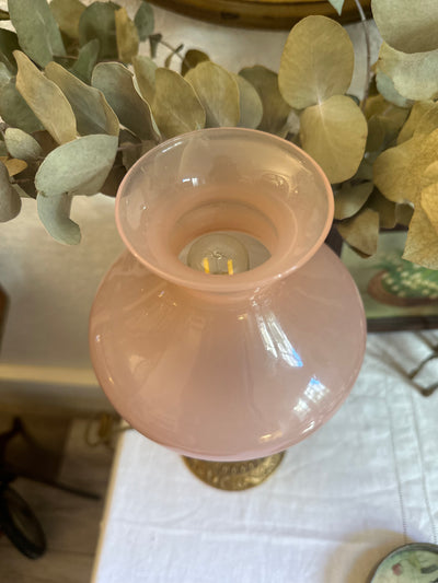 Lampe en opaline rose années 60