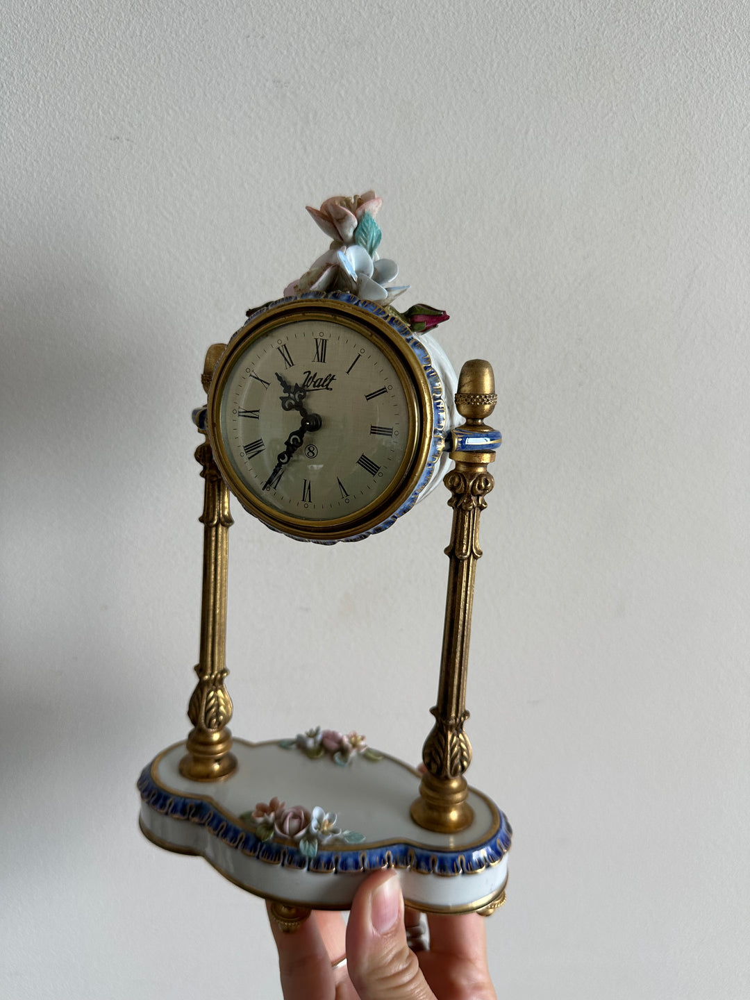 Pendule en porcelaine et laiton Capodimonte