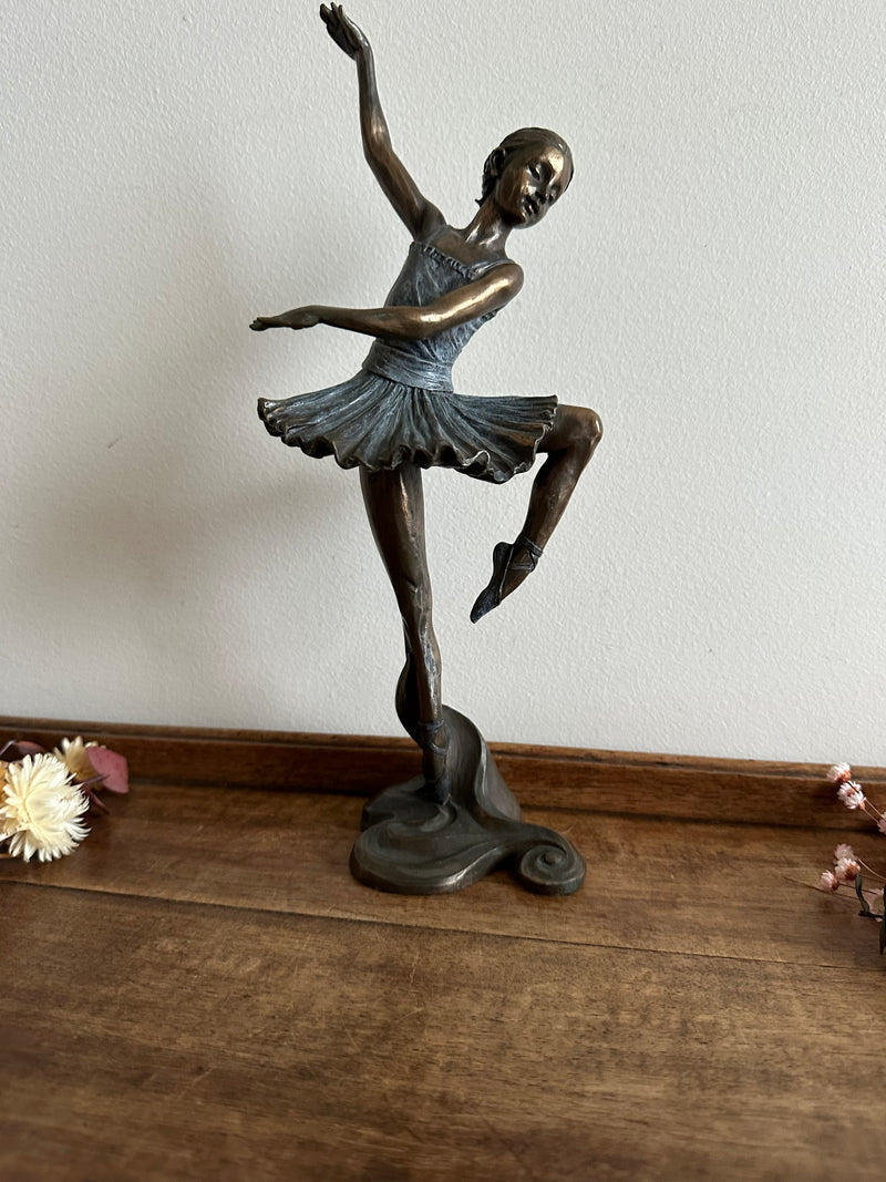 Statuette danseuse étoile effet bronze