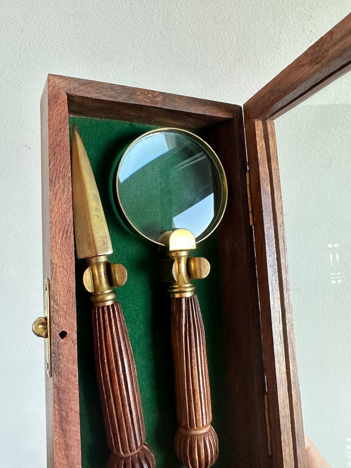 Ensemble loupe et coupe-papier en bois et laiton