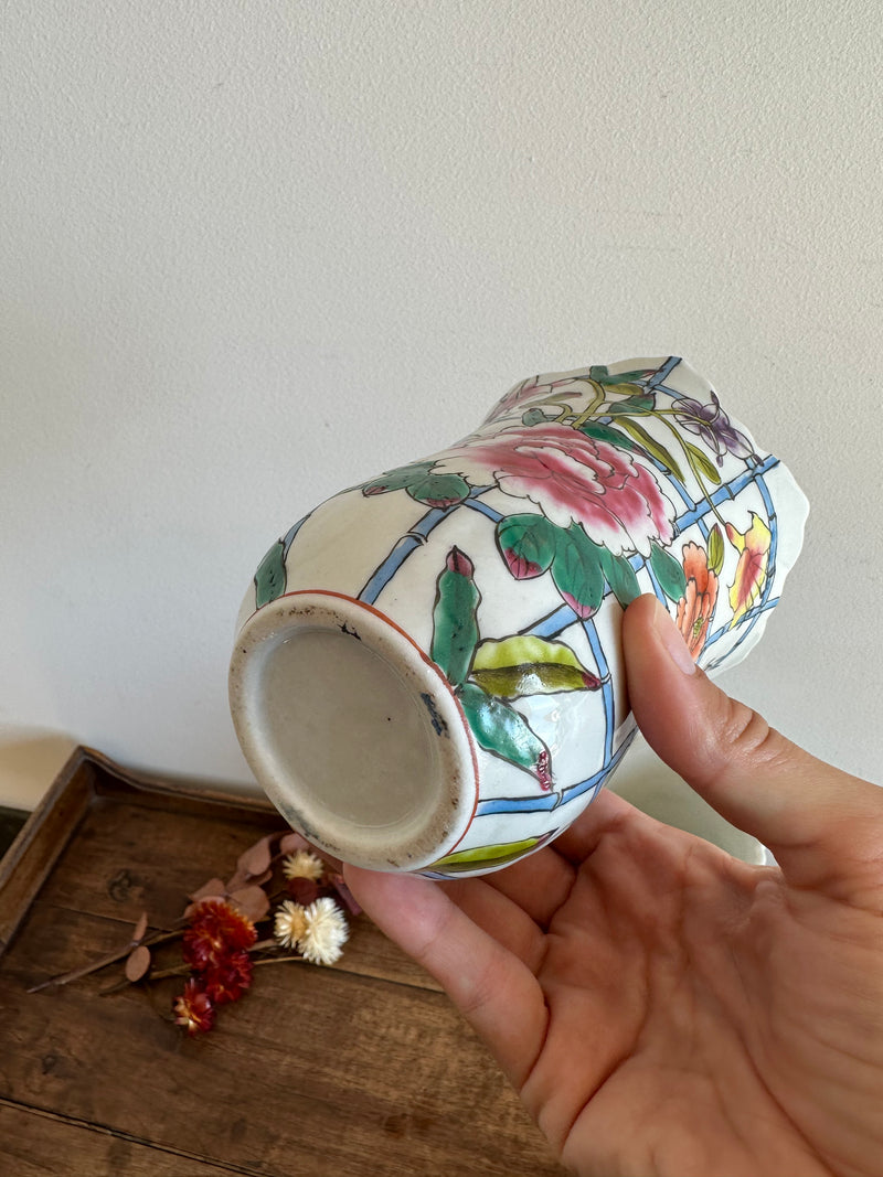 Vases évasés en porcelaine peints à la main