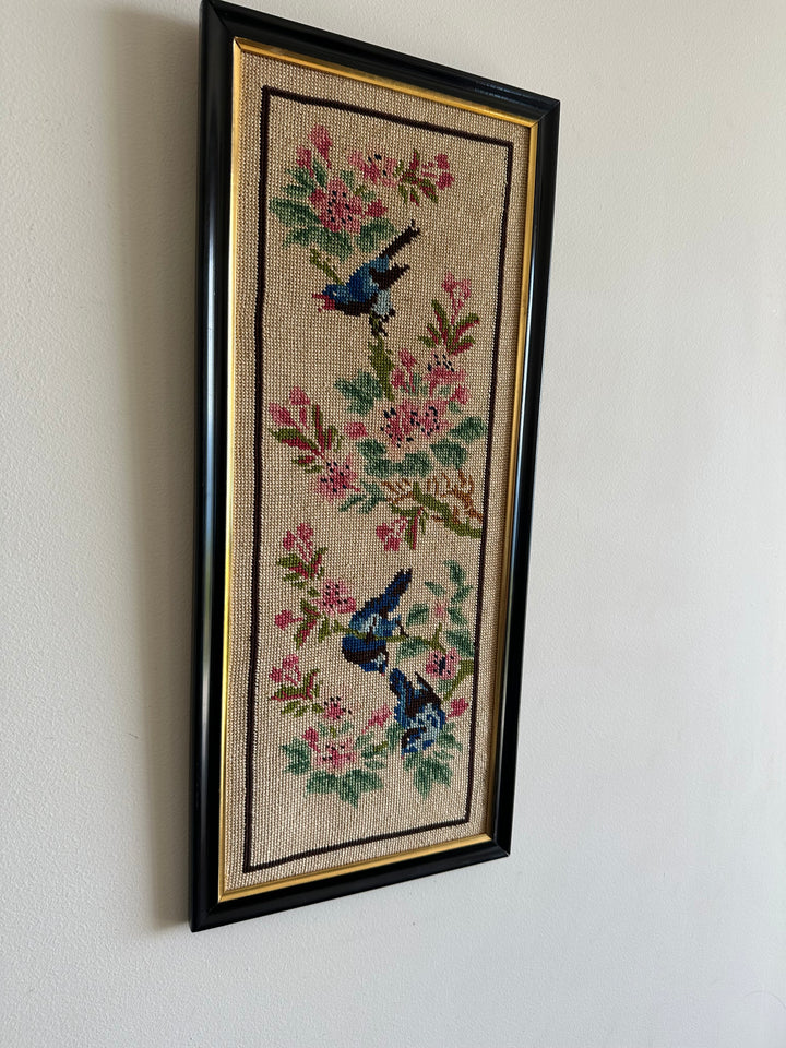 Broderie point de croix oiseaux bleus cadre en bois