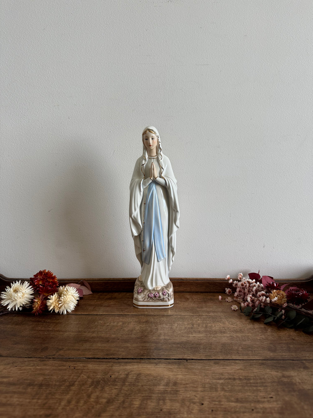 Statuette de la vierge en porcelaine fabrication allemande.