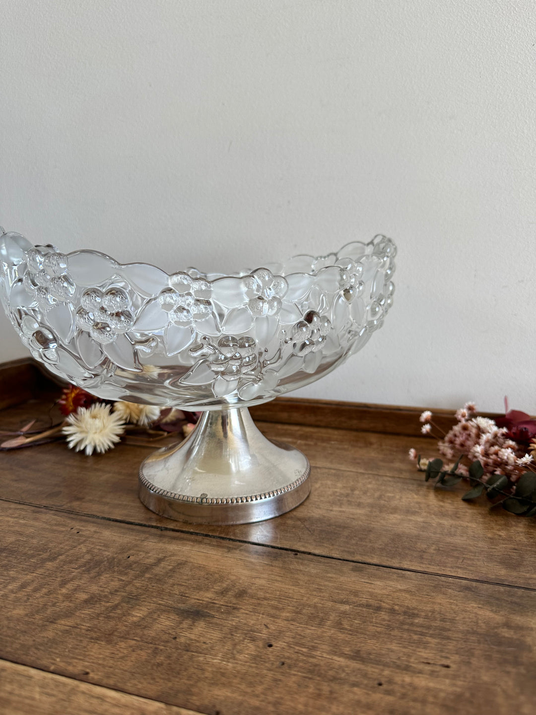 Coupe à fruits en verre moulé et cristal sur pied argenté