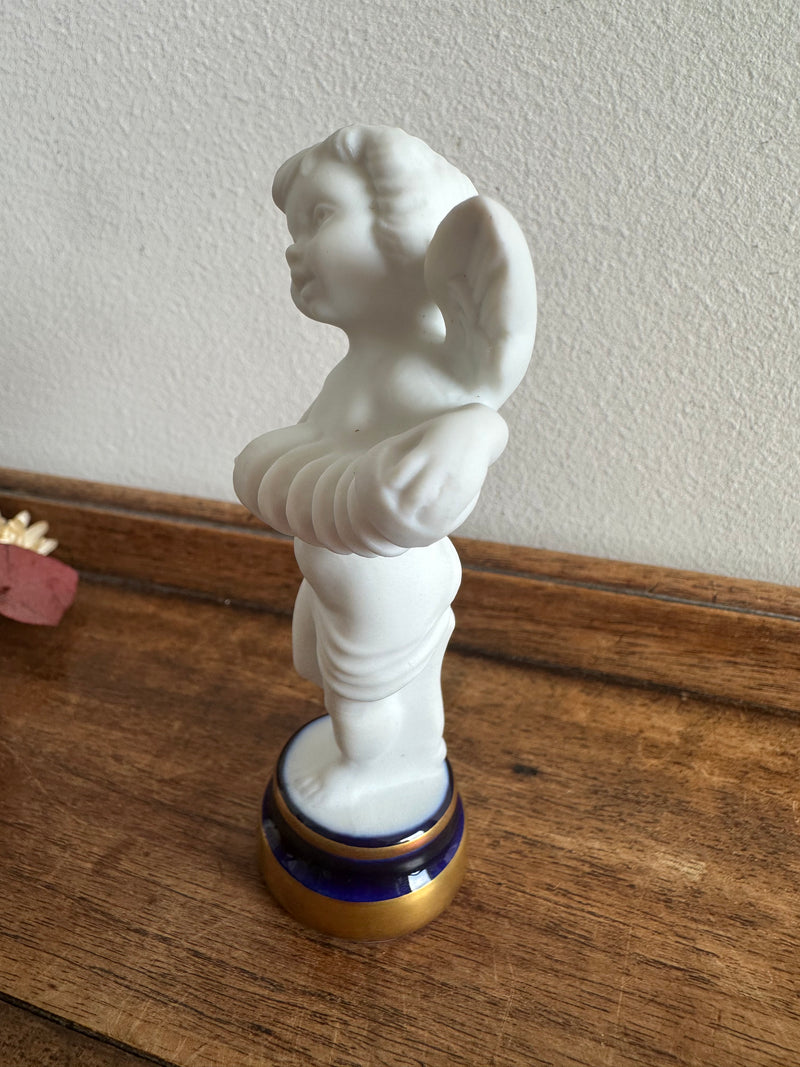 Bavaria Rosenthal Statuette d'ange qui embrasse sa main en de porcelaine en biscuit blanc mat de qualité, 11 cm, envoyée dans une boîte cadeau Bavaria Rosenthal Statuette d'ange qui embrasse sa main en de porcelaine en biscuit blanc mat de qualité, 11 cm, envoyée dans une boîte cadeau