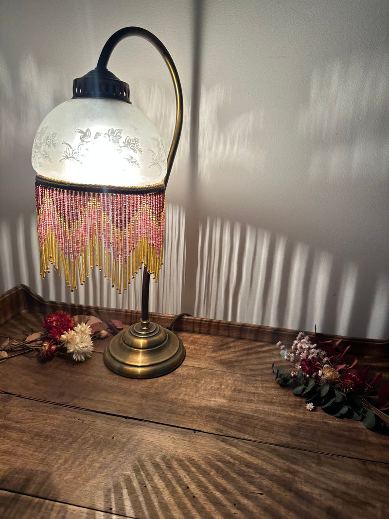 Lampe style Charleston globe clair socle en métal doré