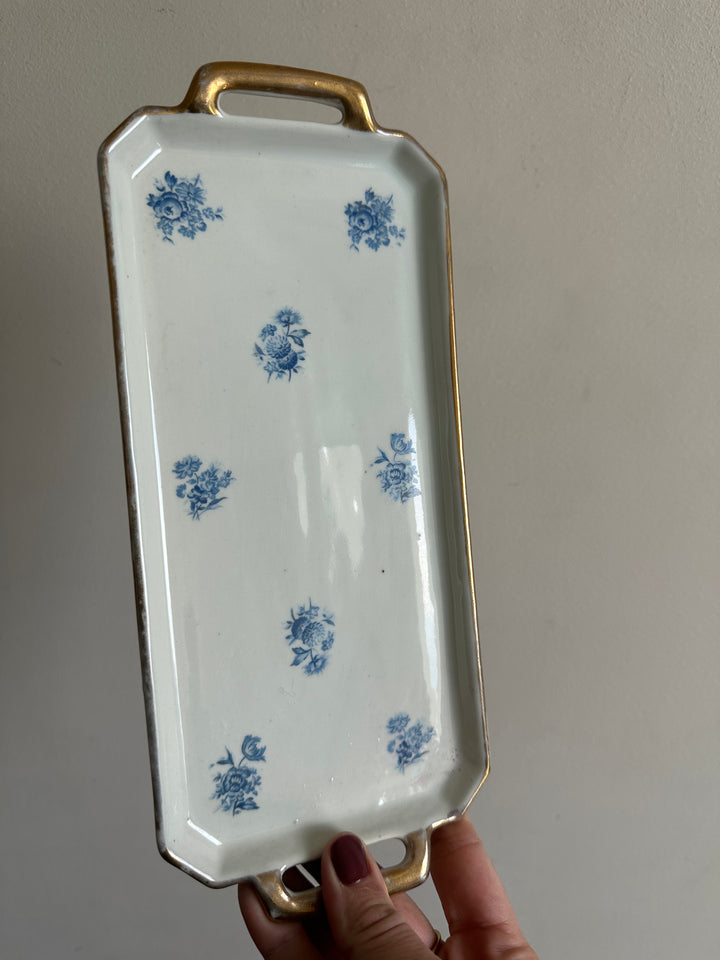 Plateau de service en porcelaine petites fleurs bleues années 50 signées Denbac