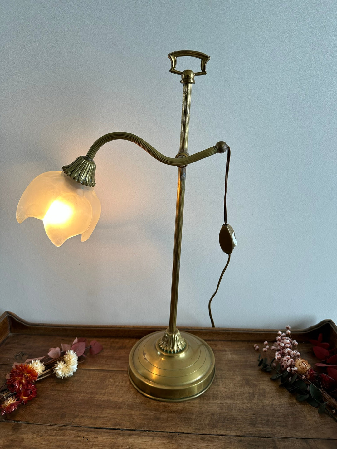 Lampe tulipe à bascule en laiton