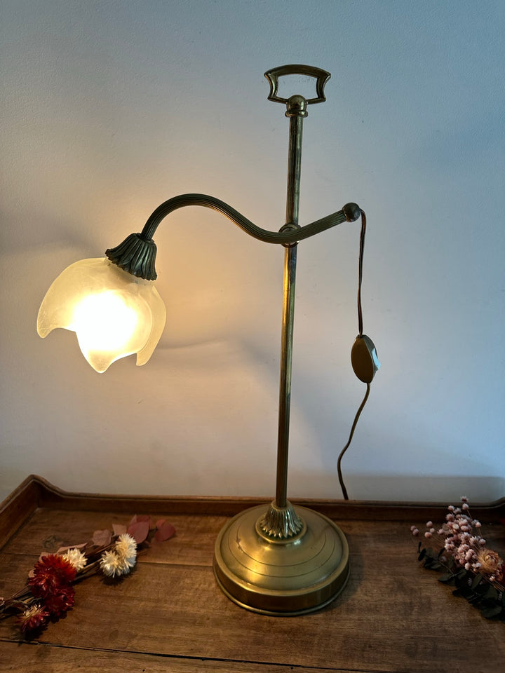 Lampe tulipe à bascule en laiton