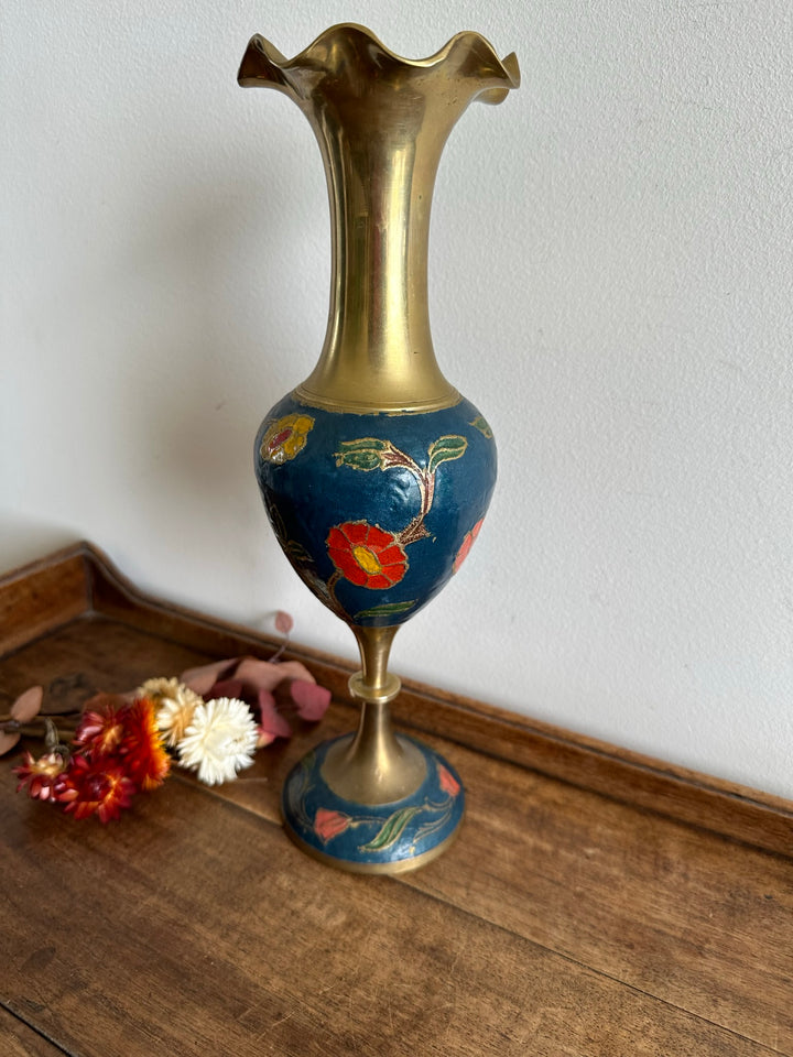 Vase en laiton émaillé bleu rose et vert