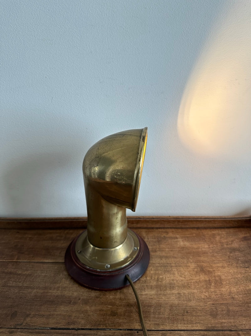 Lampe à poser en laiton type bateau socle en bois