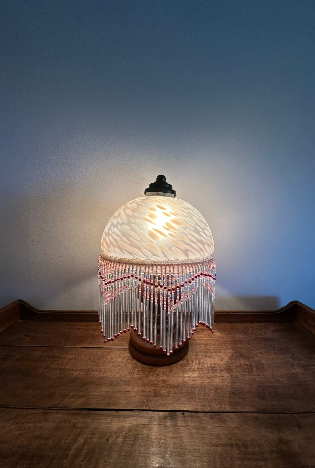 Lampe de chevet à poser avec pampilles en verre dépoli rose