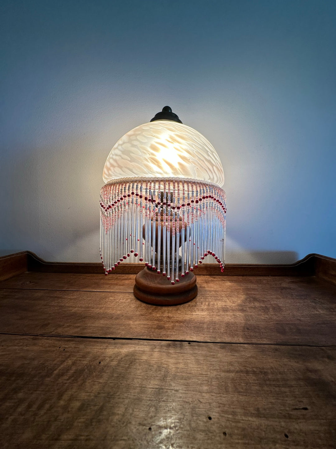 Lampe de chevet à poser avec pampilles en verre dépoli rose