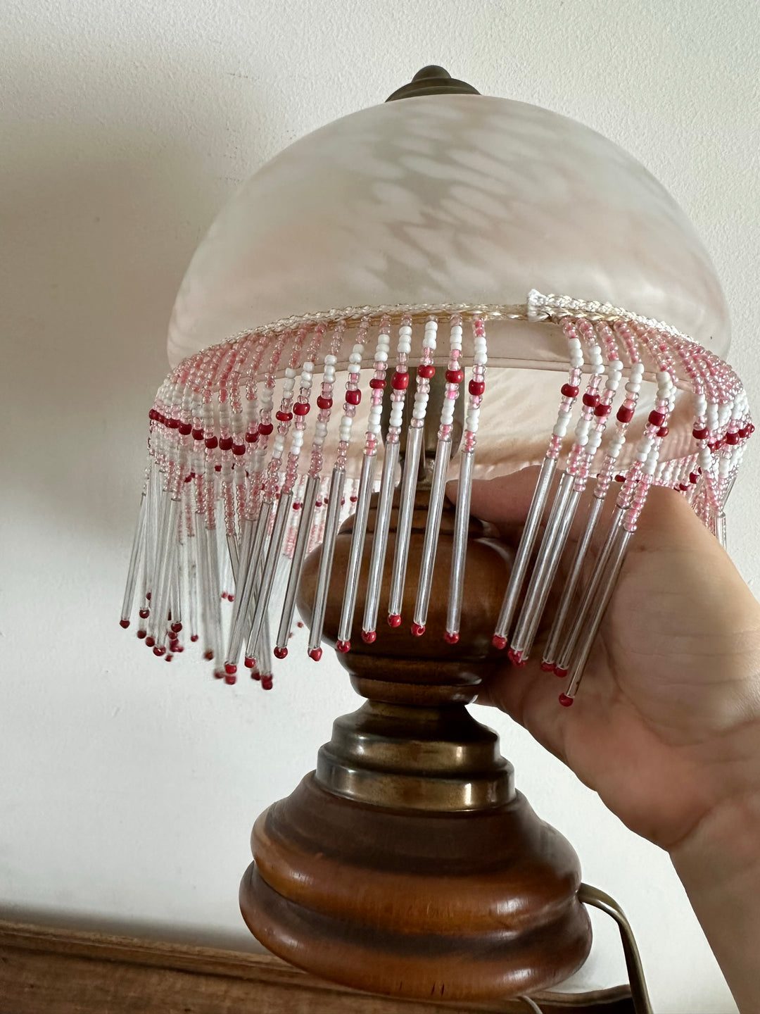 Lampe de chevet à poser avec pampilles en verre dépoli rose