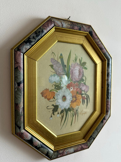 Représentation de fleurs cadre octogonal rose et or