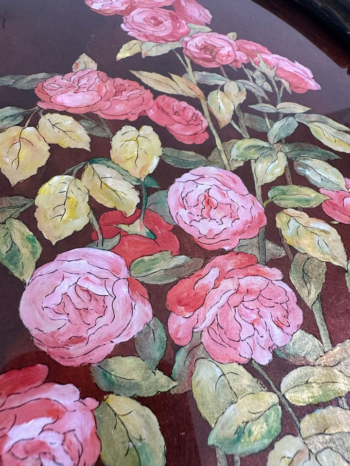 Peinture de roses reflets dorés signée dans cadre sculpté