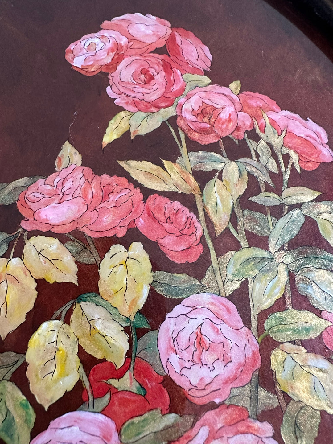 Peinture de roses reflets dorés signée dans cadre sculpté